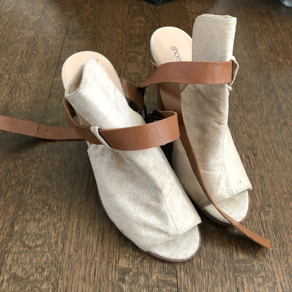 Open toe canvas thick heels